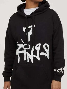 145. Ariana Grande / 7 rings oversized black long sweater hoodie tunic